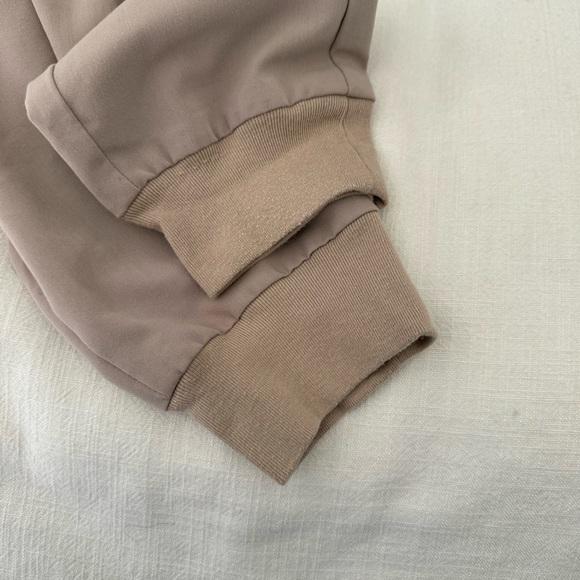 FIGS High Waisted Zamora Jogger Scrub Pants Tan Nude Boulder Size Medium - Picture 11 of 12
